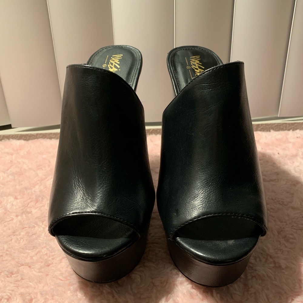 Black Chunky High Heels